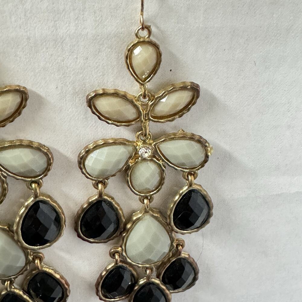 Boho Peacock Style Greyish Cream and Black Dangle Drop‎ Earrings Pierced - Picture 2 of 3